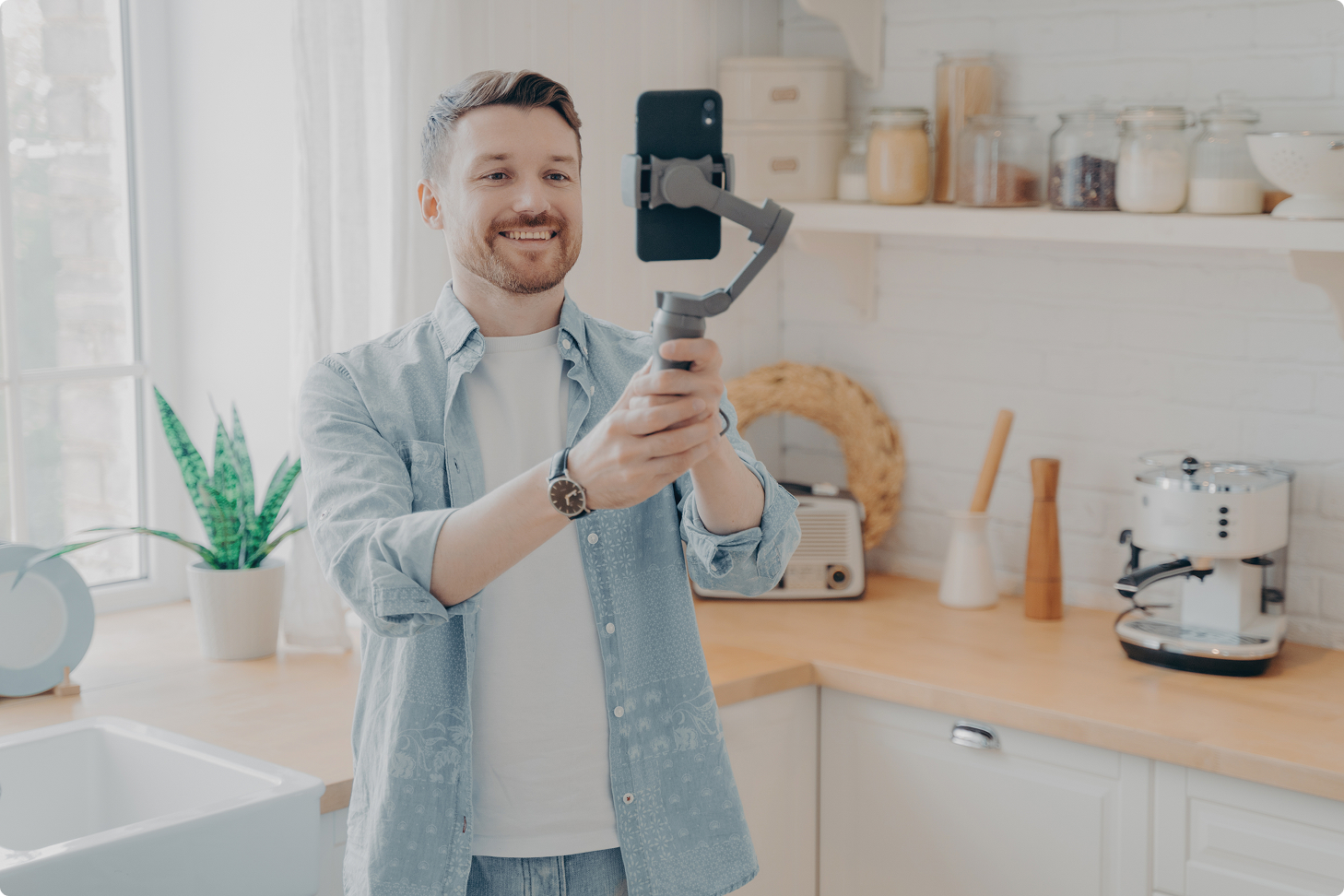 Influencer makes content